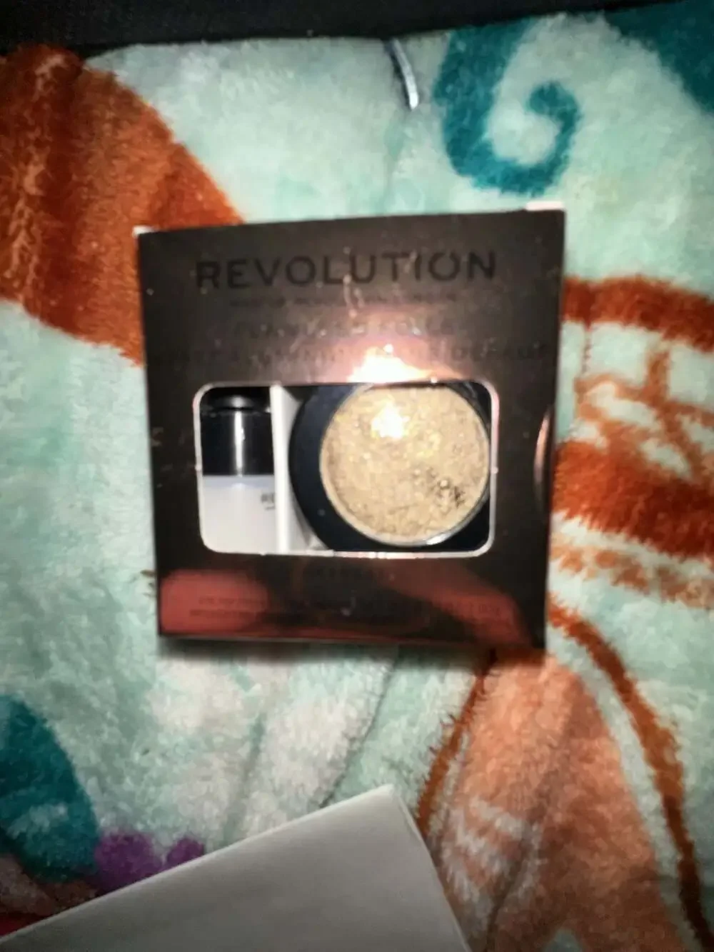 Makeup Revolution Flawless Foils Eyeshadow Set - Shade: Retreat